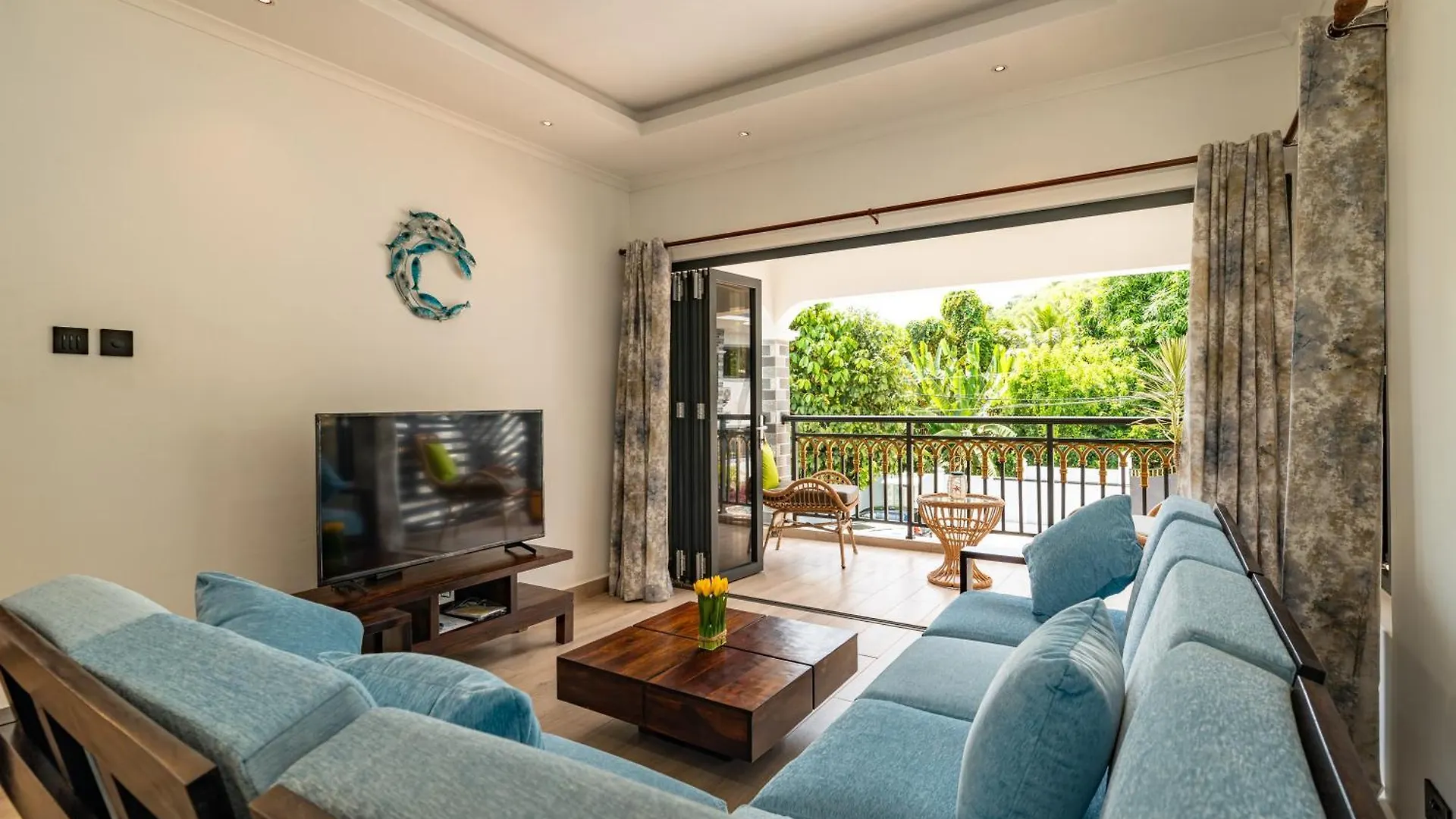 Charme Du Village Victoria Apartment